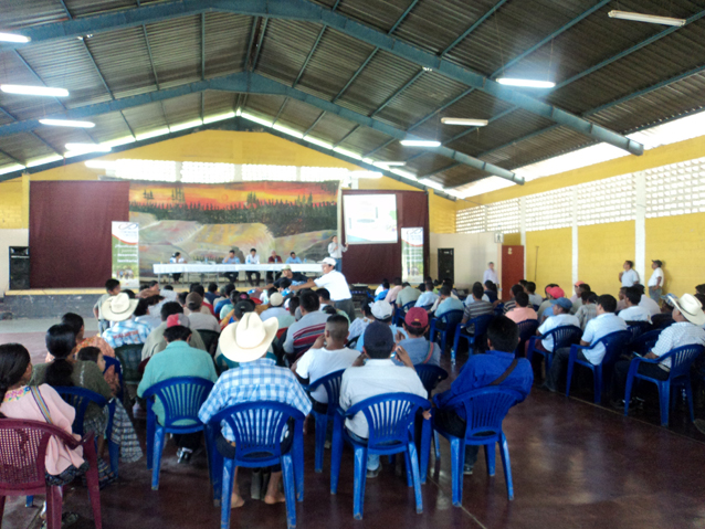 Representantes de los distintos sectores sociales de Chisec asistieron a la entrega pública del Plan de Desarrollo Municipal, PDM Representantes de los distintos sectores sociales de Chisec asistieron a la entrega pública del Plan de Desarrollo Municipal, PDM
