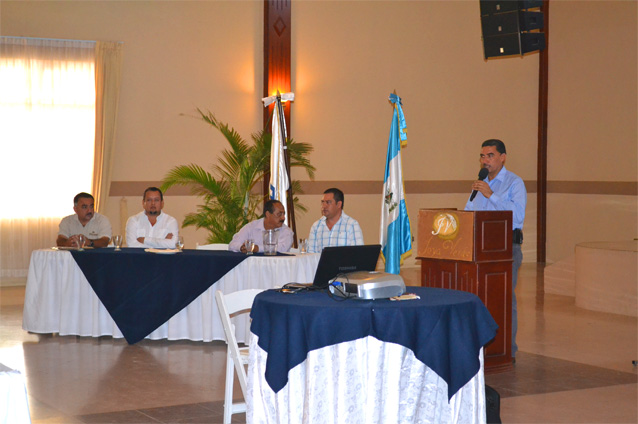 El Gobernador Departamental de Jutiapa, Jaime Estrada, en el momento de dar por inaugurado el Diplomado en Gestión por Resultados para el Desarrollo Municipal. El Gobernador Departamental de Jutiapa, Jaime Estrada, en el momento de dar por inaugurado el Diplomado en Gestión por Resultados para el Desarrollo Municipal.