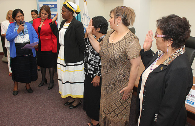 Juramentación de la nueva Junta Directiva de la ONAM, que preside Berta Leticia Englenton Arzú, delegada de Segeplan Juramentación de la nueva Junta Directiva de la ONAM, que preside Berta Leticia Englenton Arzú, delegada de Segeplan